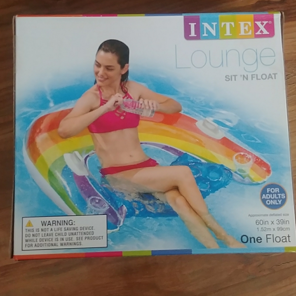 Lounge sit and float